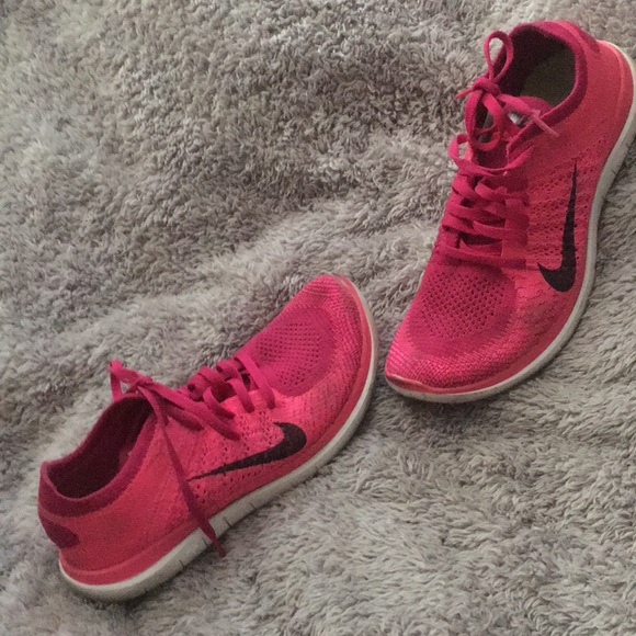 Cute as heck! Pink Free run 4.0 - Picture 2 of 3